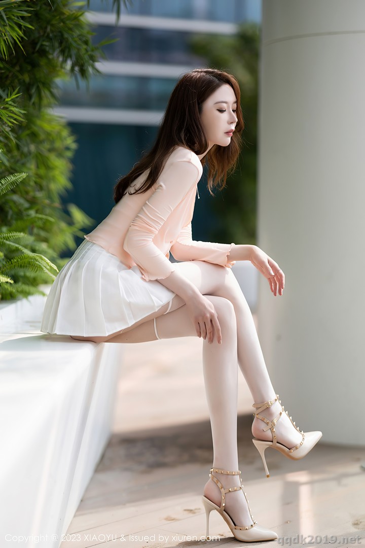 XiaoYu-Vol.1069-Meng-Xin-Yue-010.jpg